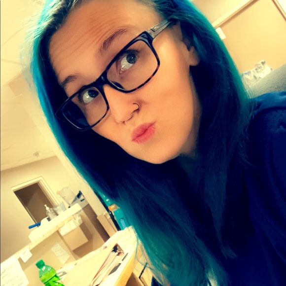 Meet your Posher, Ashton - Picture 6 of 8